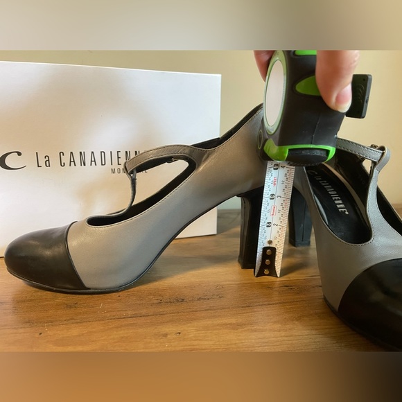 La Canadienne two toned, round toe heels with ankle strap excellent condition - Picture 6 of 7